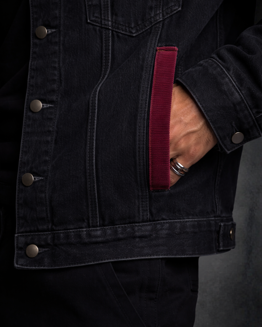BLACK ACORN DENIM JACKET